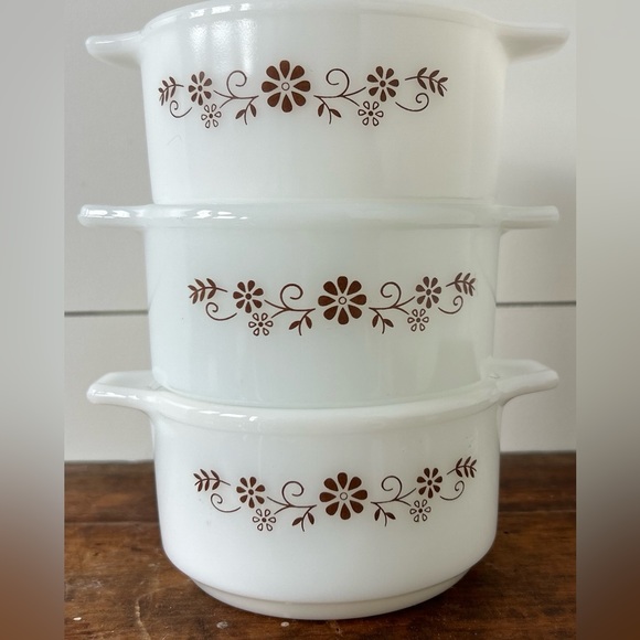 Vintage Pyr-o-Rey 10 ounce Mini Casserole Dishes set of 3 🤎🤍🤎 - Picture 4 of 13